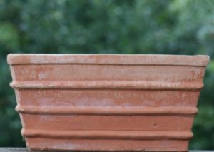 Terracotta Poggi Ugo, Cassetta svasata con righe